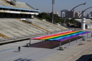 Público pode atravessar a bandeira de 50 metros por dentro. Foto: Jose Cordeiro/ SPTuris.
